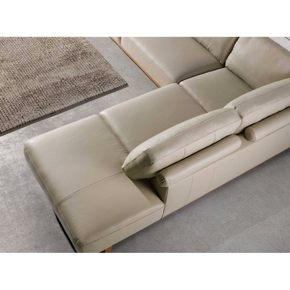 Sofa Banilla w/ chaiselong