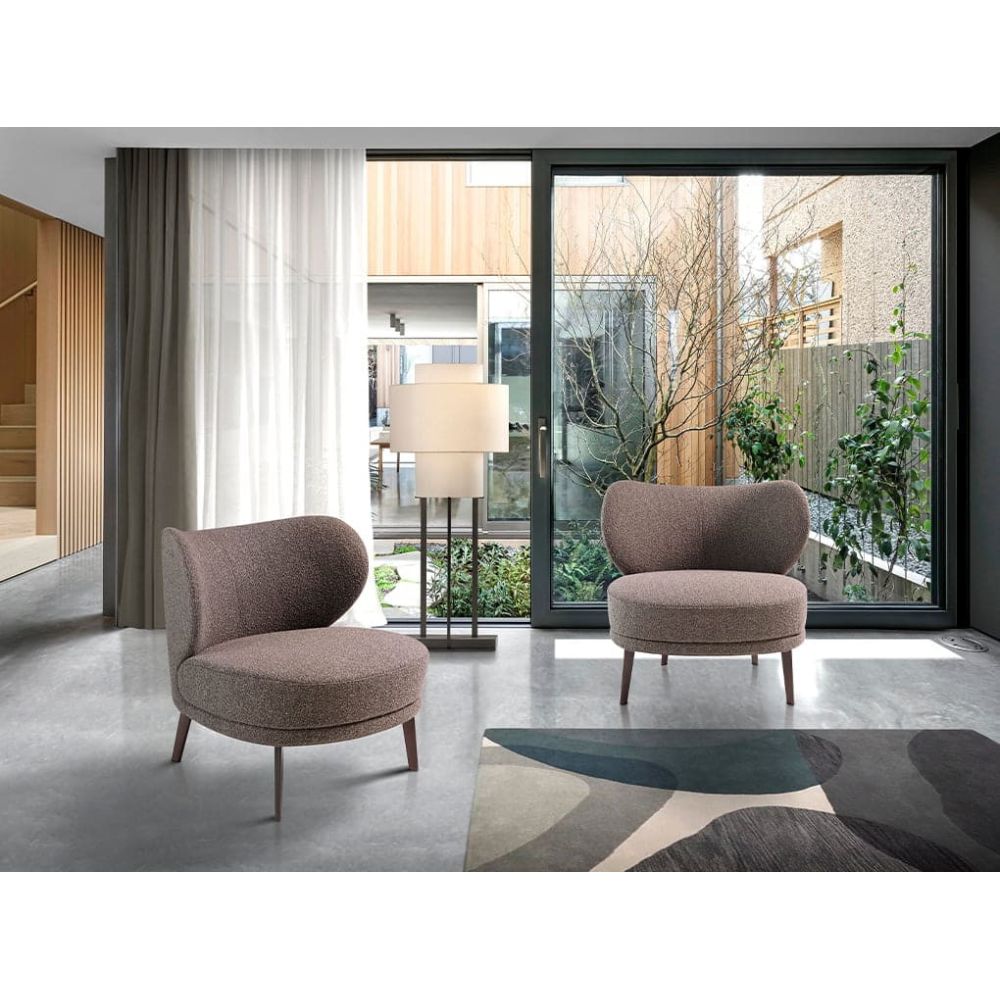 Armchair Ustan