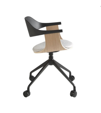 Chair Chila