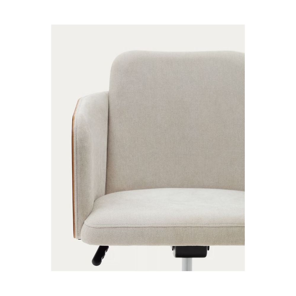 Chair Adai