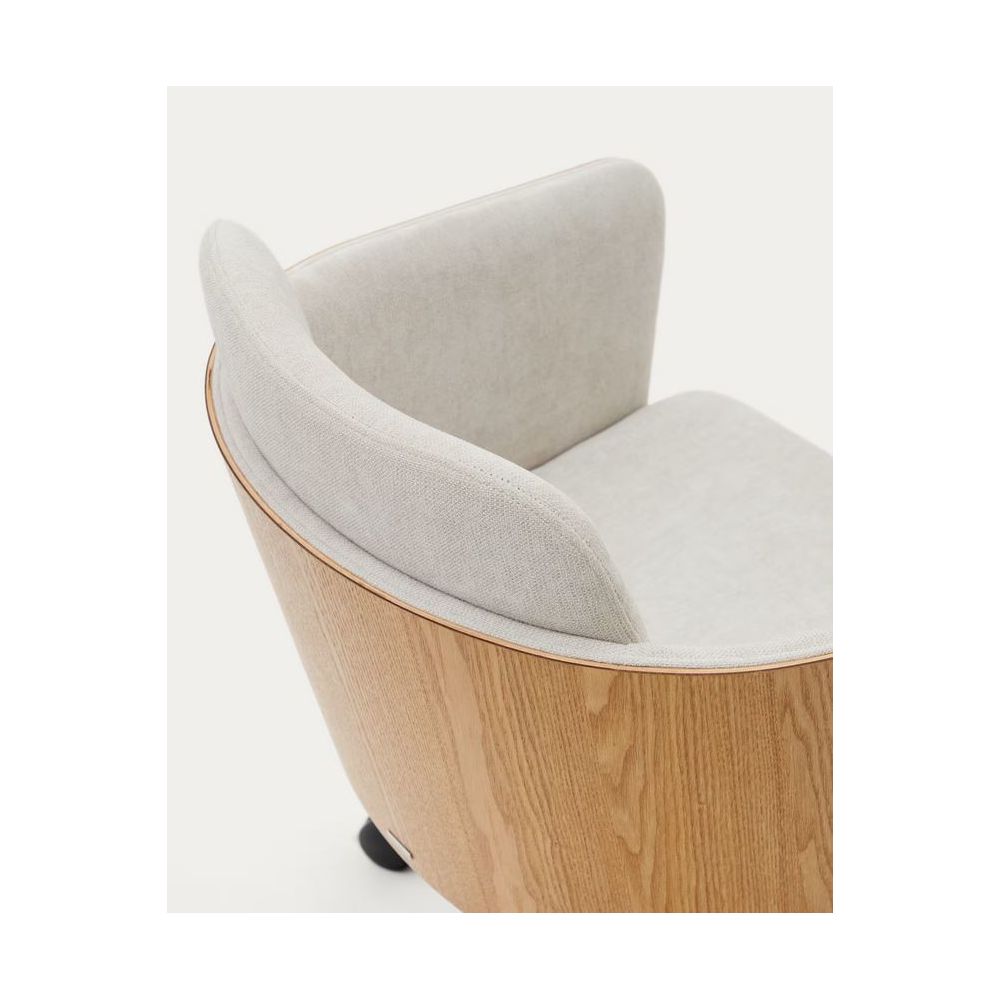 Chair Adai