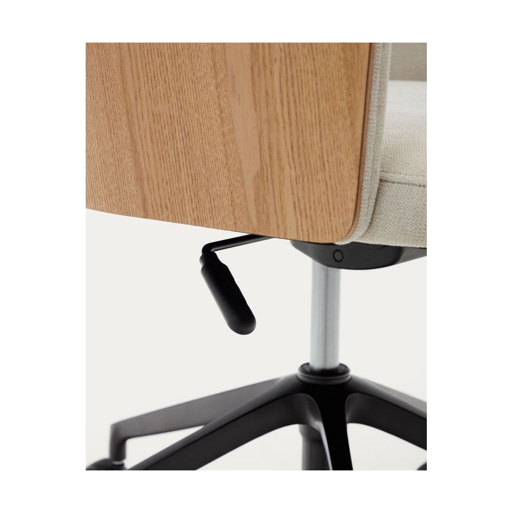 Chair Adai