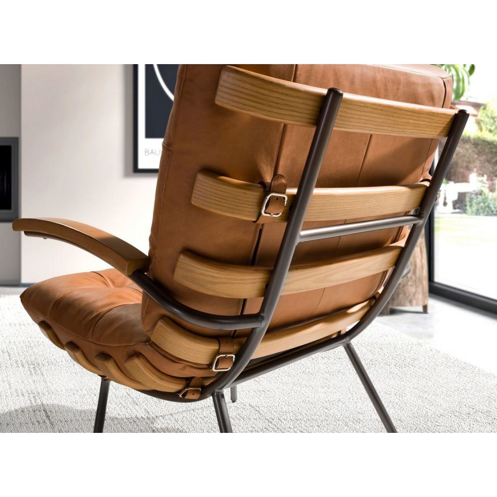 Armchair Levy