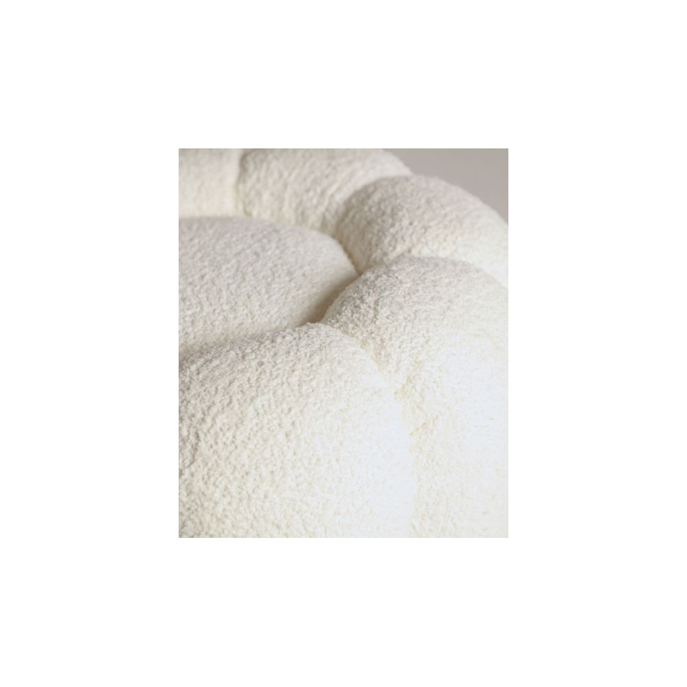 Bouclé Crest Puff