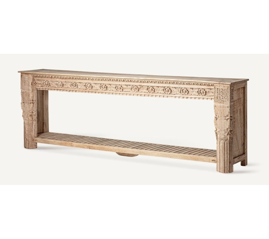 Kellye Console