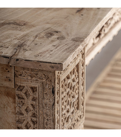 Kellye Console