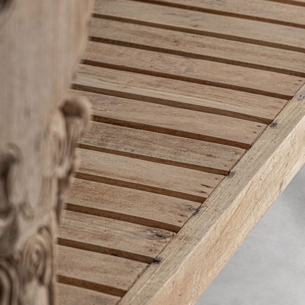 Kellye Console
