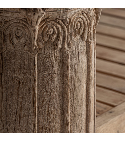 Kellye Console
