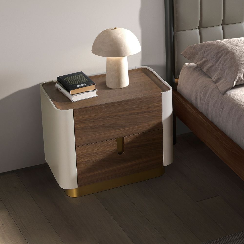 Bedside Table Nog
