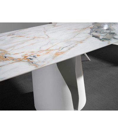 Mesa Jantar Bii