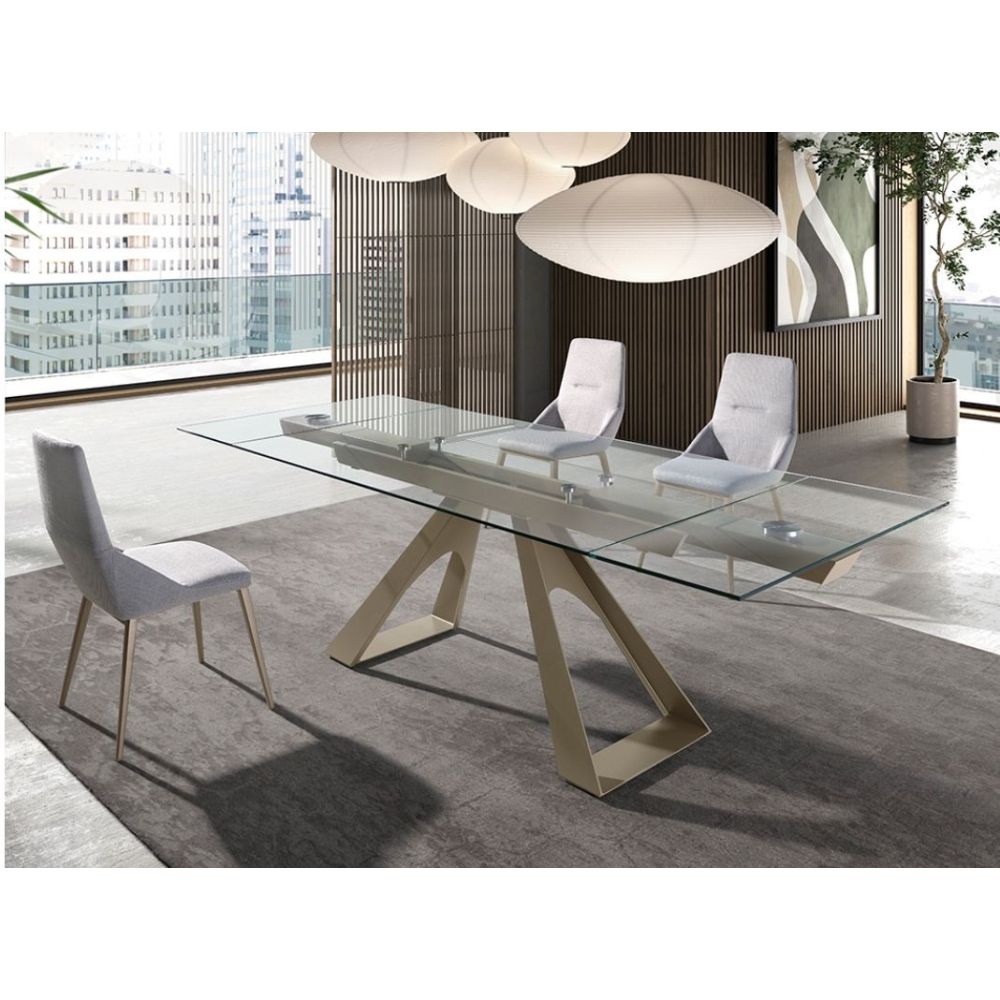 Dinning Table Plucky