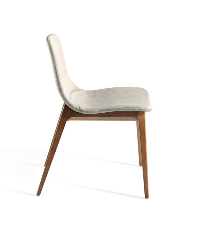 Chair Nagiru
