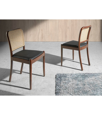 Chair Dinya