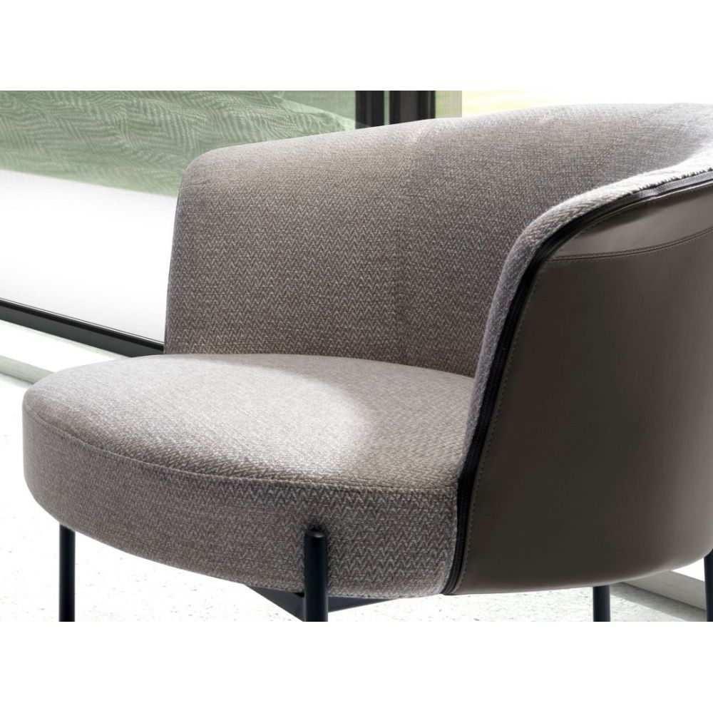 Armchair Clonin