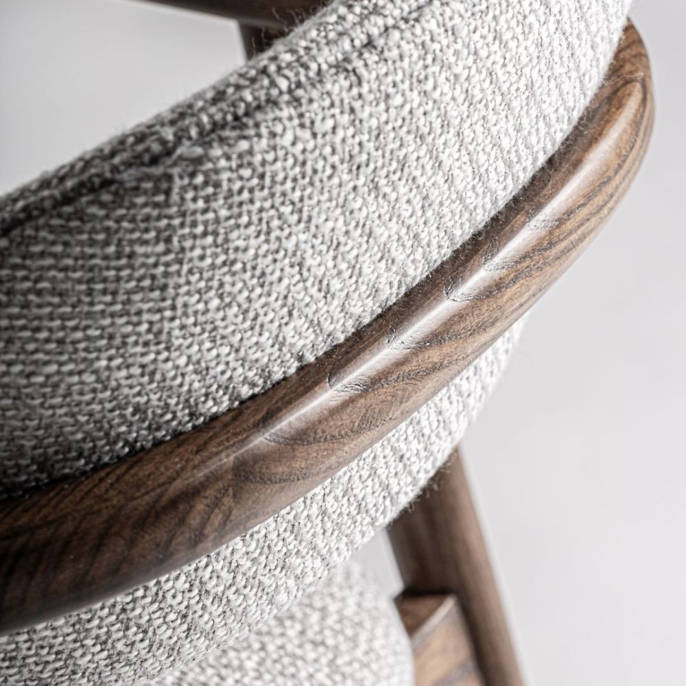 Chair Ternat