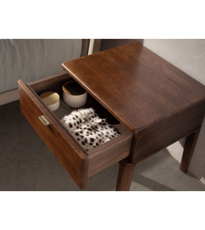 Bedside Table Pili