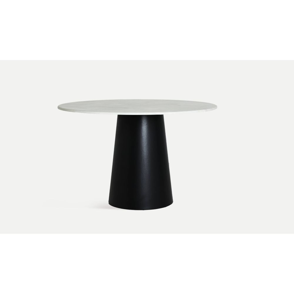 NOTH DINNER TABLE