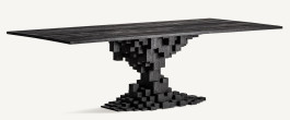 PÁTRIA DINING TABLE