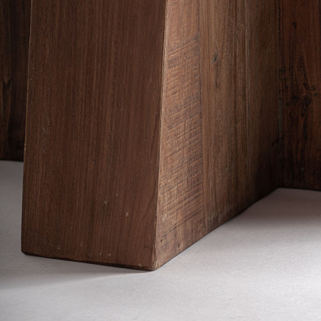 BRUTALISTA ROUND DINING TABLE