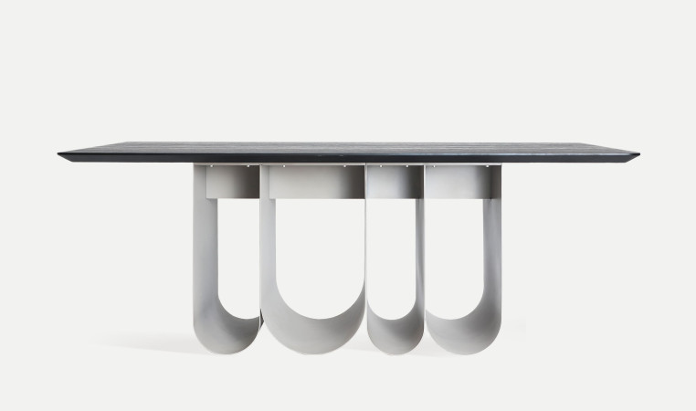 ARQA DINING TABLE
