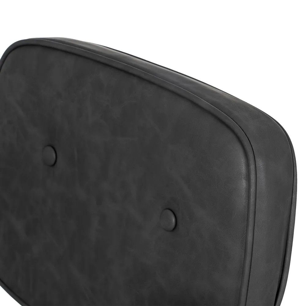 Chair Apikalia