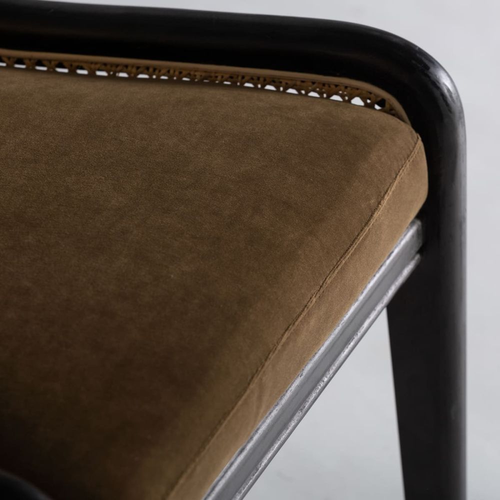 Chair Velburg II
