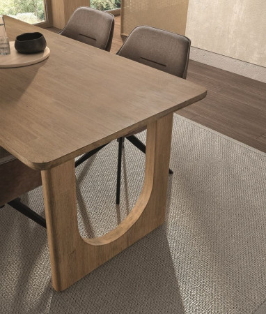 KINGA DINING TABLE