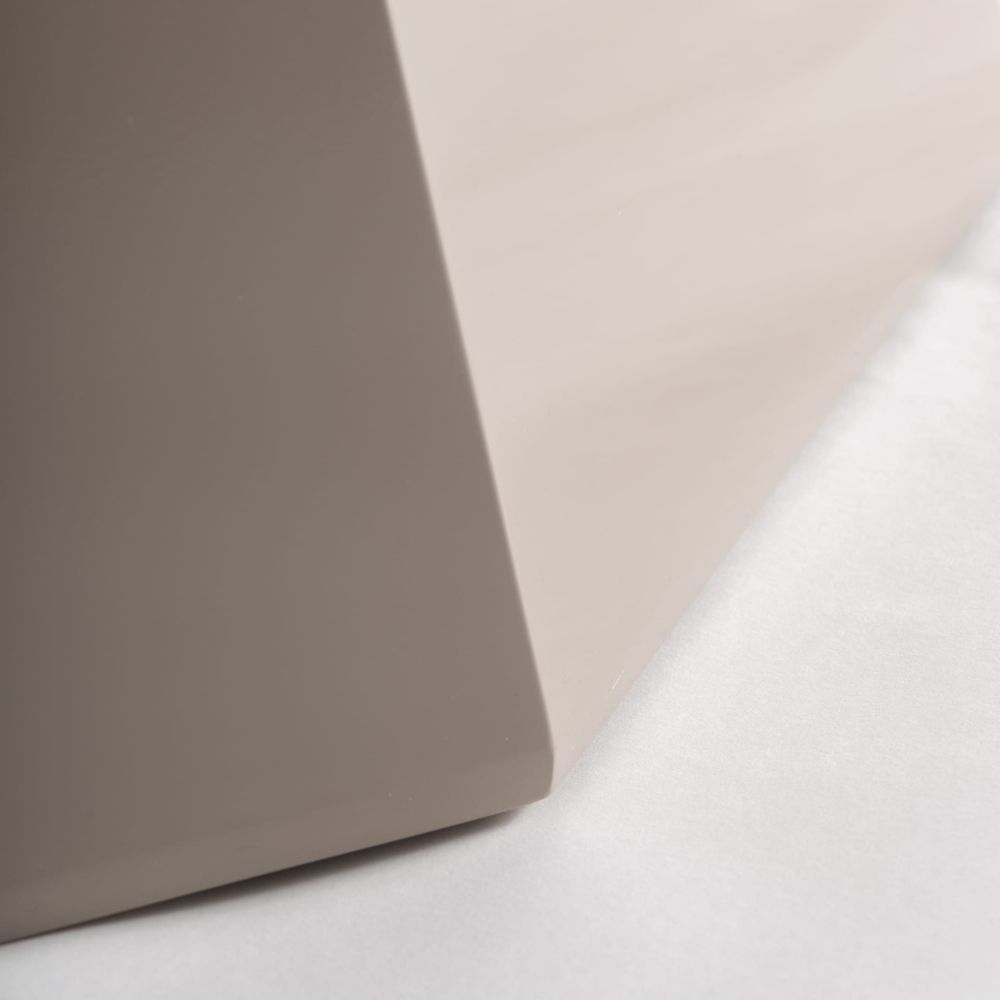 LAIVES SIDE TABLE