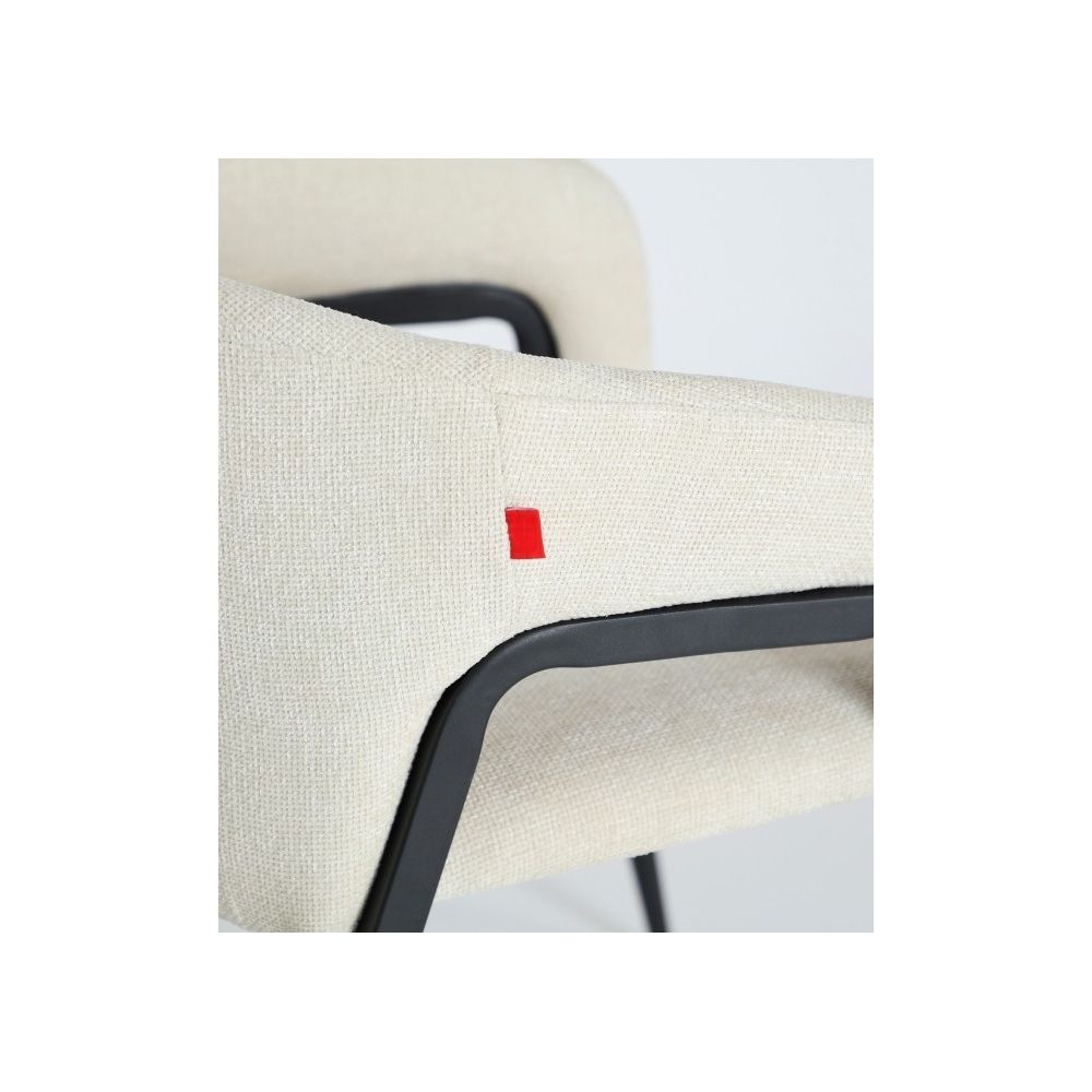 AREN CHAIR