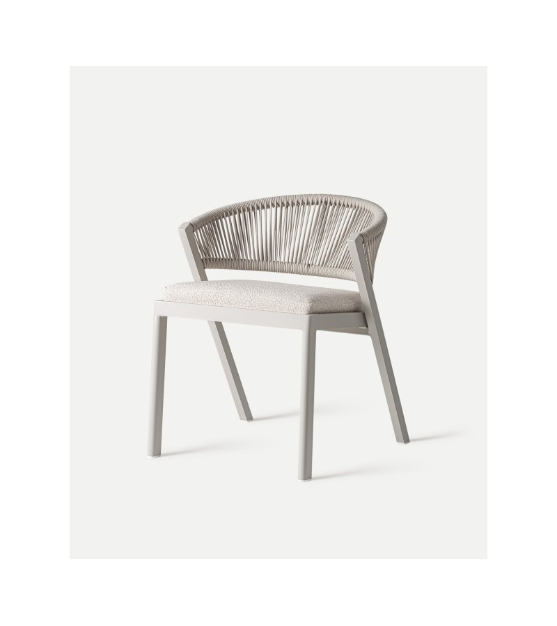 TEGNA CHAIR