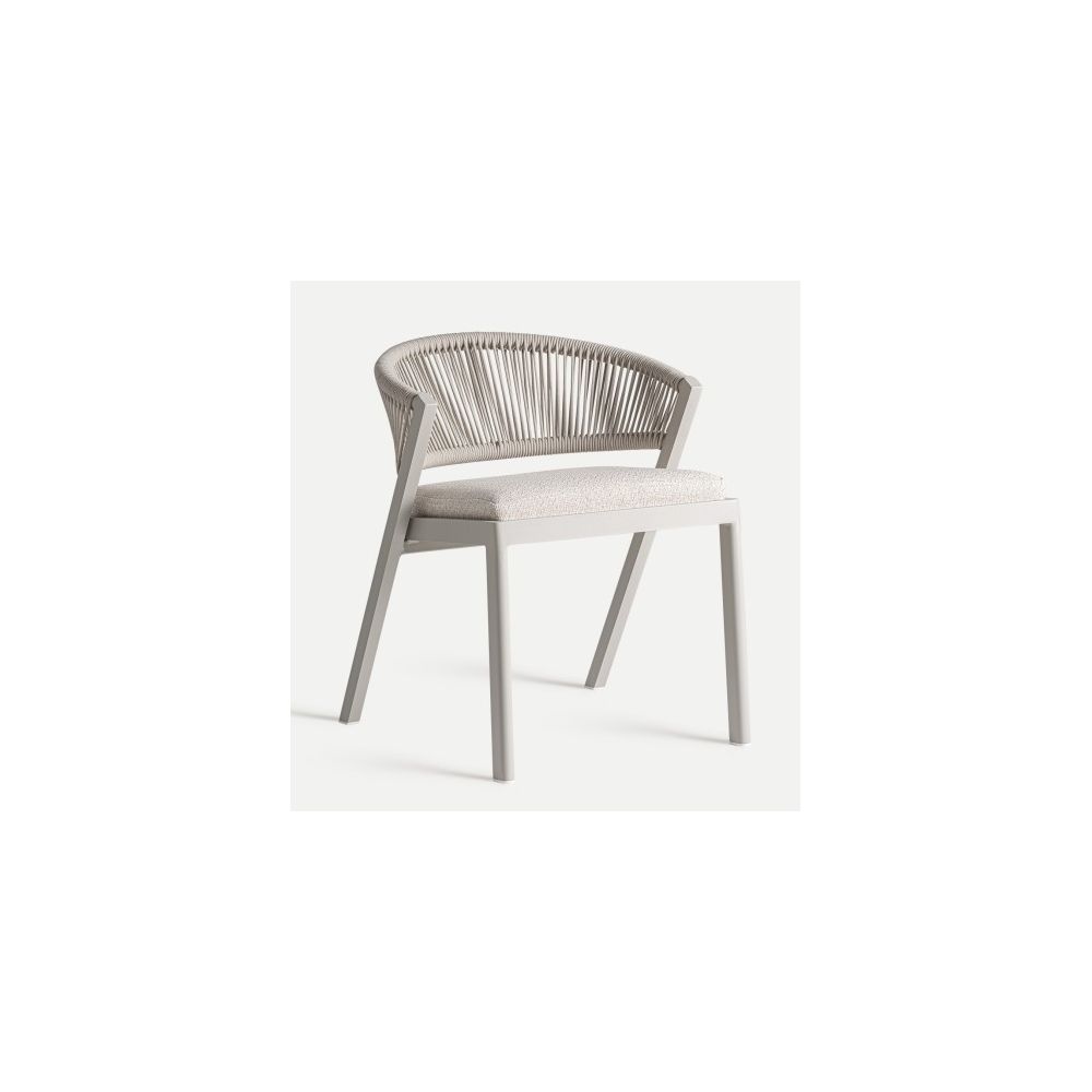 TEGNA CHAIR