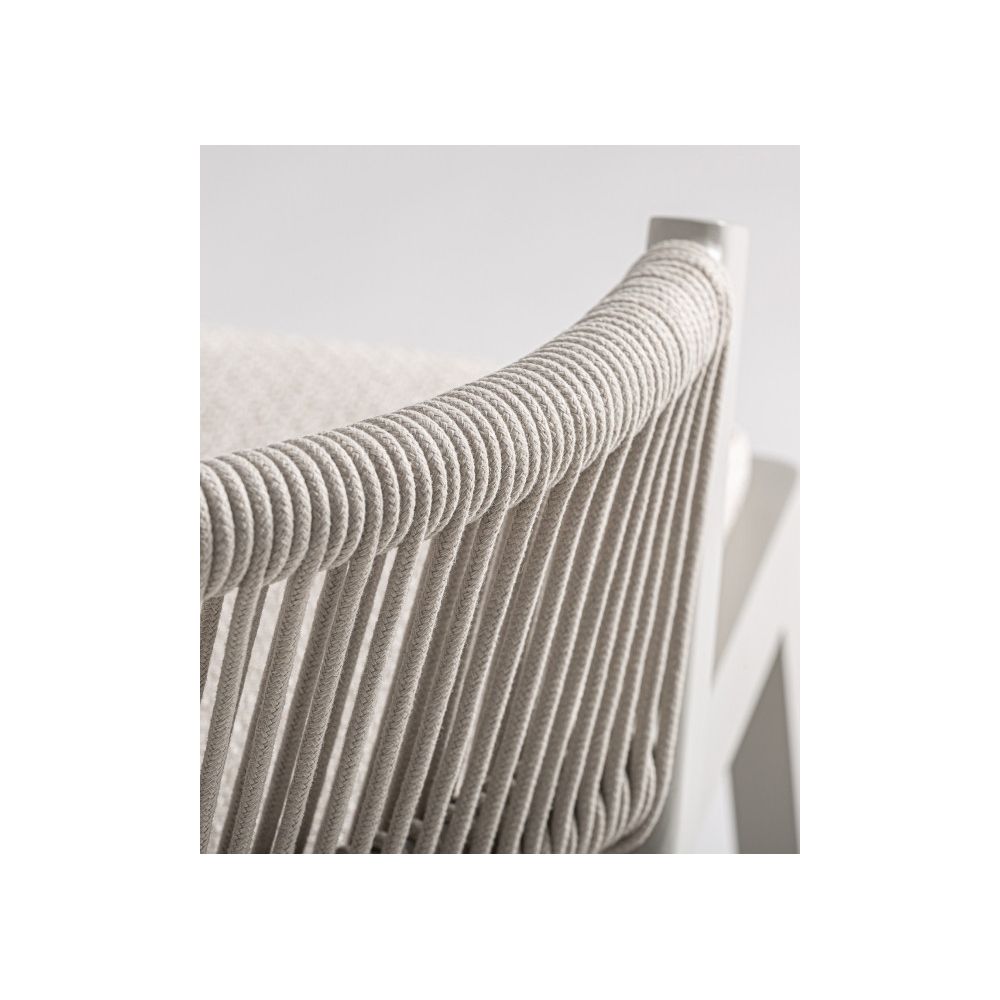 TEGNA CHAIR