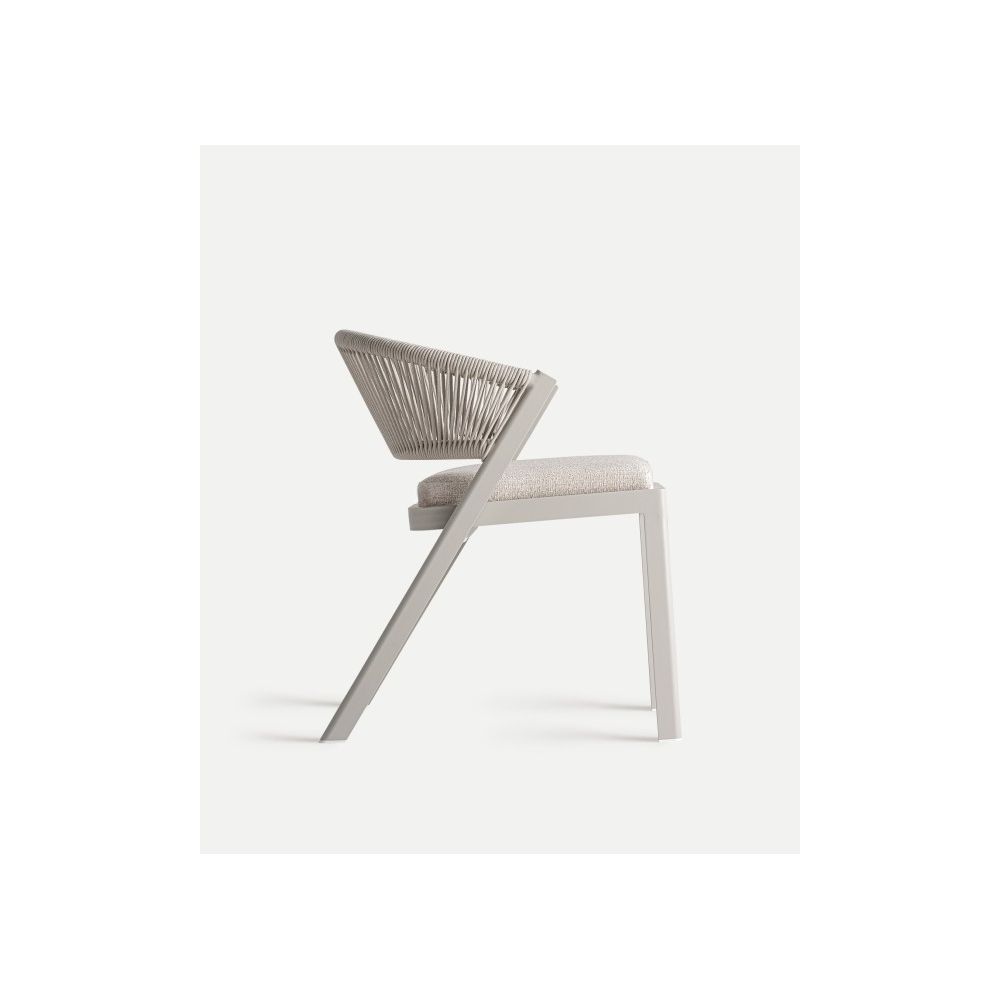 TEGNA CHAIR