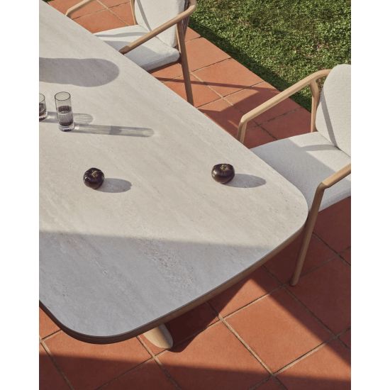 MIRTI DINING TABLE