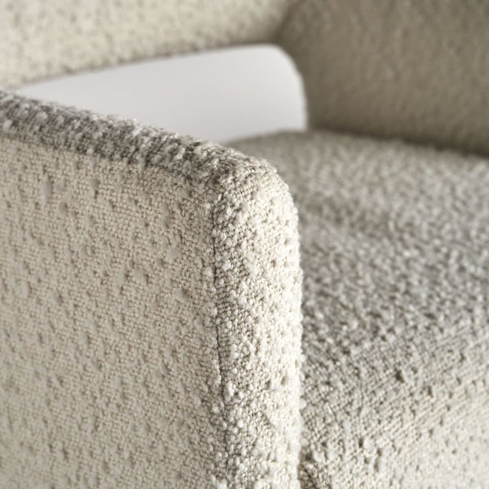 Armchair Alvra